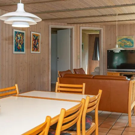 12 Person In Holiday home